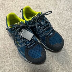 Columbia tech lite waterproof hiking shoes, size 7 NWT